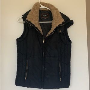 Love tree black vest with brown fur